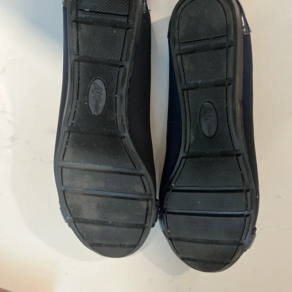 Anne Klein Flats-  71/2W   Navy - Picture 8 of 8
